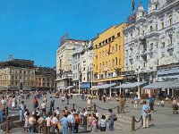 Trg Republike (današnji Trg bana Jelačića) oko 1987. godine, sjeverna strana.jpg